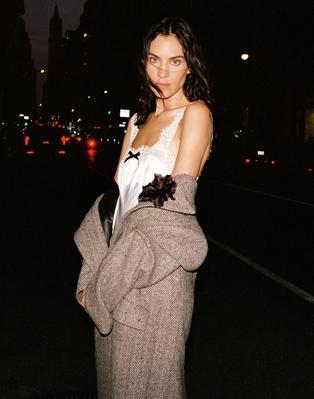 NY879_NA7172_d6_a.jpg