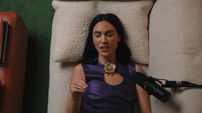 Alexa_Chung_on_Mrs_Prada2C_Jane_Birkin2C_and_Dressing_Sexy_at_40___Fashion_Neurosis_1080p_173.jpg