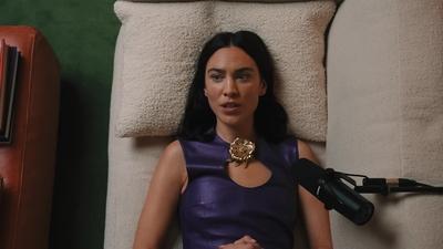 Alexa_Chung_on_Mrs_Prada2C_Jane_Birkin2C_and_Dressing_Sexy_at_40___Fashion_Neurosis_1080p_272.jpg