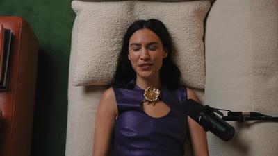 Alexa_Chung_on_Mrs_Prada2C_Jane_Birkin2C_and_Dressing_Sexy_at_40___Fashion_Neurosis_1080p_318.jpg