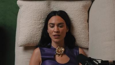 Alexa_Chung_on_Mrs_Prada2C_Jane_Birkin2C_and_Dressing_Sexy_at_40___Fashion_Neurosis_1080p_339.jpg