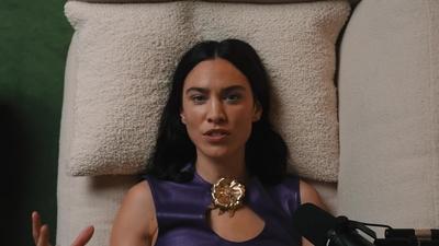 Alexa_Chung_on_Mrs_Prada2C_Jane_Birkin2C_and_Dressing_Sexy_at_40___Fashion_Neurosis_1080p_340.jpg