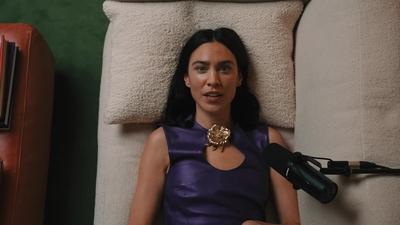 Alexa_Chung_on_Mrs_Prada2C_Jane_Birkin2C_and_Dressing_Sexy_at_40___Fashion_Neurosis_1080p_408.jpg