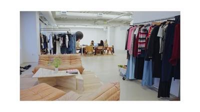 Click to view full size image
==============
Behind_the_Design_with_Alexa_Chung___Madewell_1080p_230.jpg Behind_the_Design_with_Alexa_Chung___Madewell_1080p_230.jpg