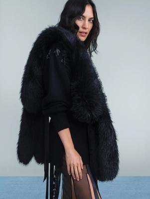 _alexachung_for__elleukEIC__kenyahuntPhotographer__fabienmontique20Stylist__charlesvarenneDesign.jpg