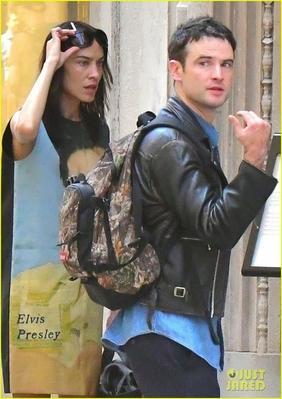 alexa-chung-wears-elvis-dress-flight-out-of-venice-italy-05.jpg